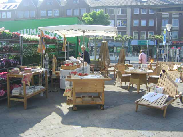 Geranienmarkt, Teak & Garden